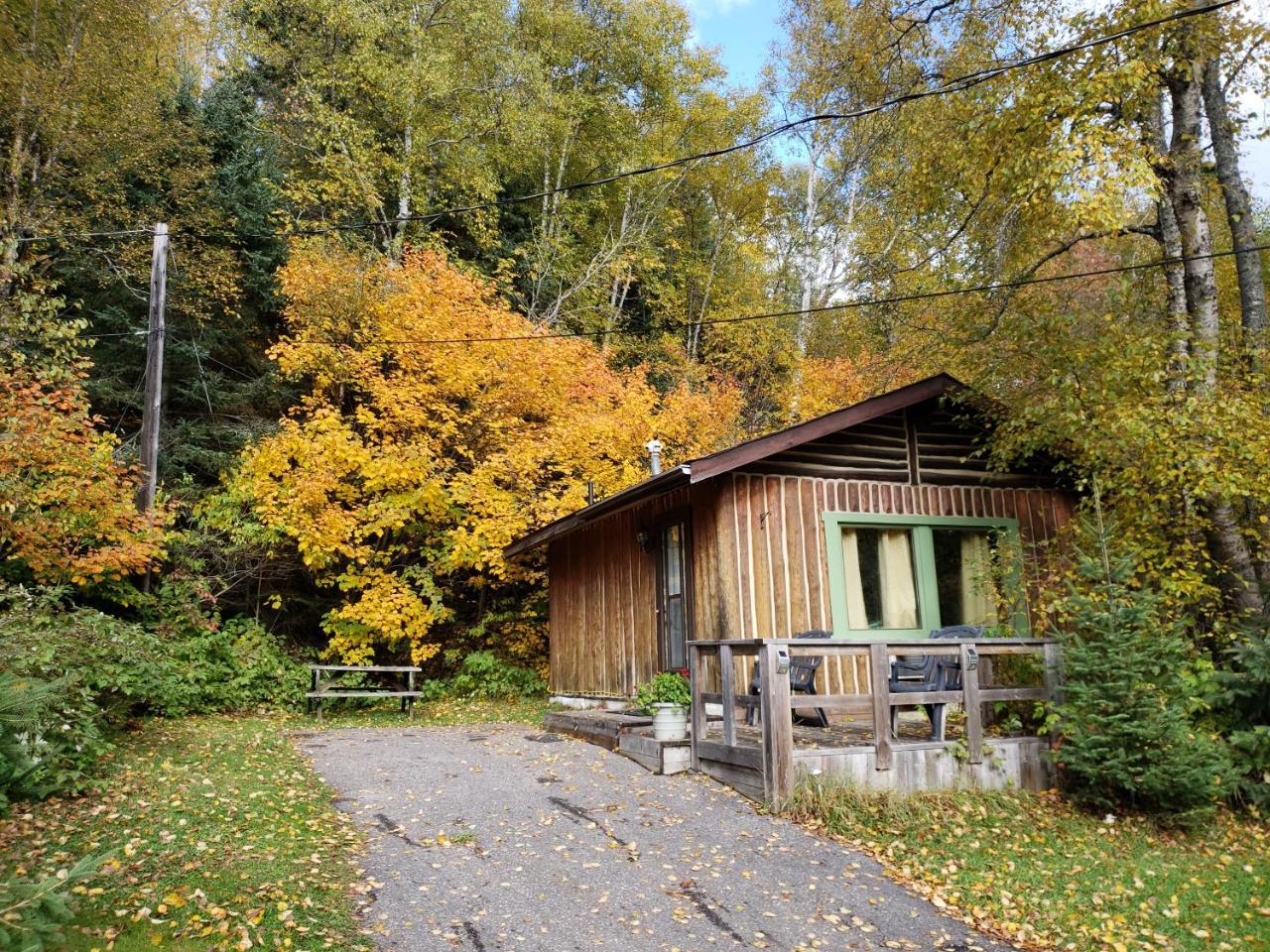 High Falls Motel & Cabins Wawa Eksteriør billede